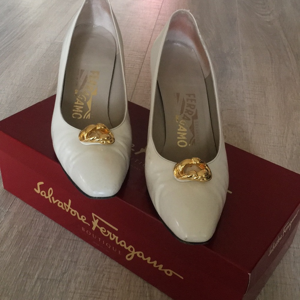 Ferragamo women’s shoes size 8B